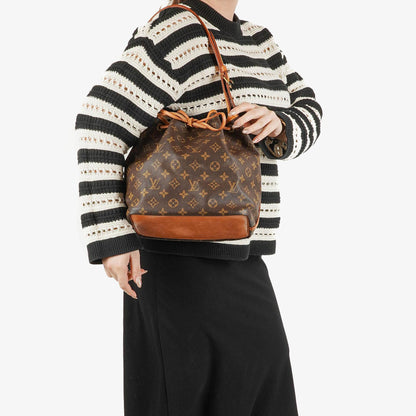Louis Vuitton Petit Noé Schultertasche aus Monogramm Canvas