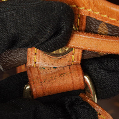Louis Vuitton Petit Noé Schultertasche aus Monogramm Canvas