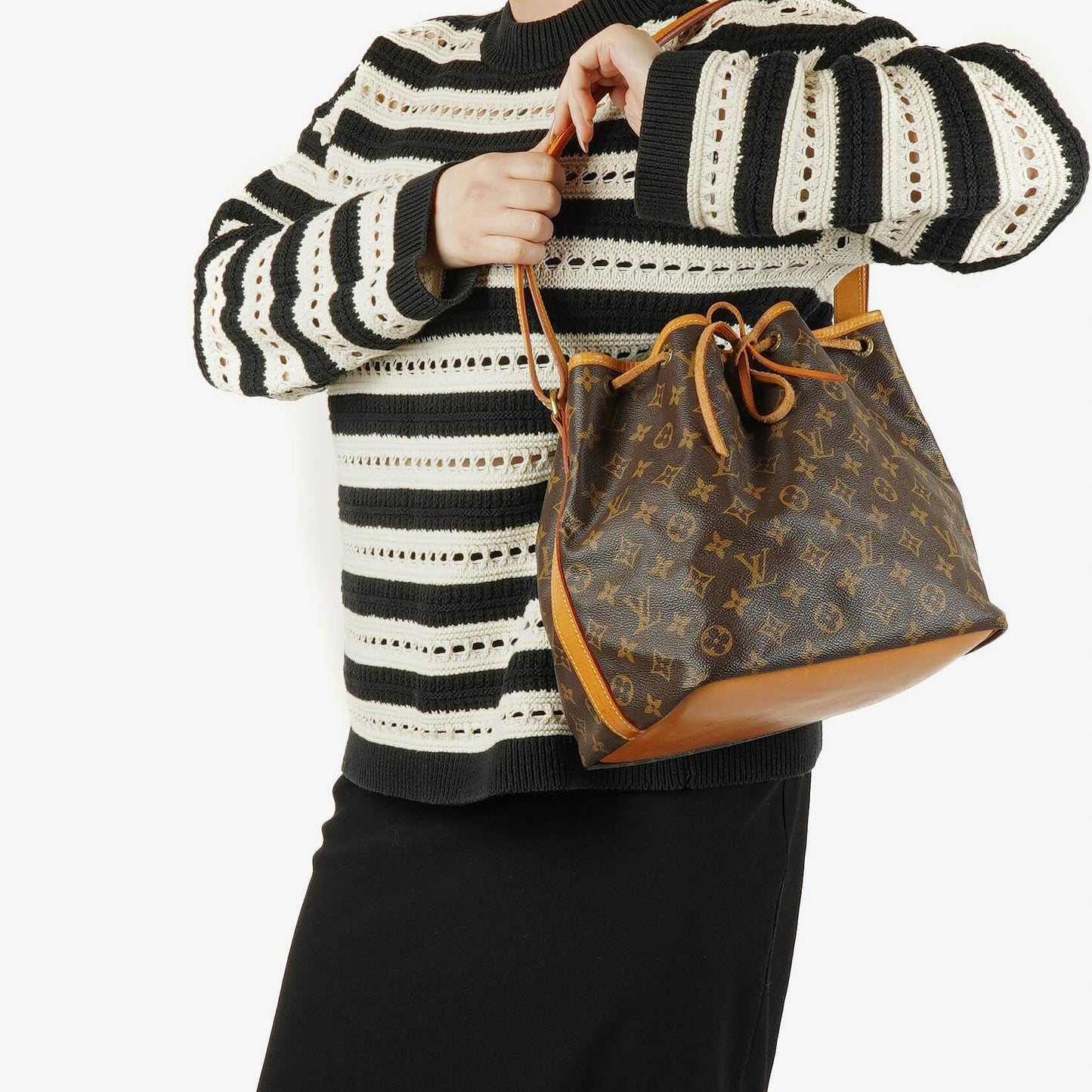 Louis Vuitton Petit Noé Schultertasche aus Monogramm Canvas