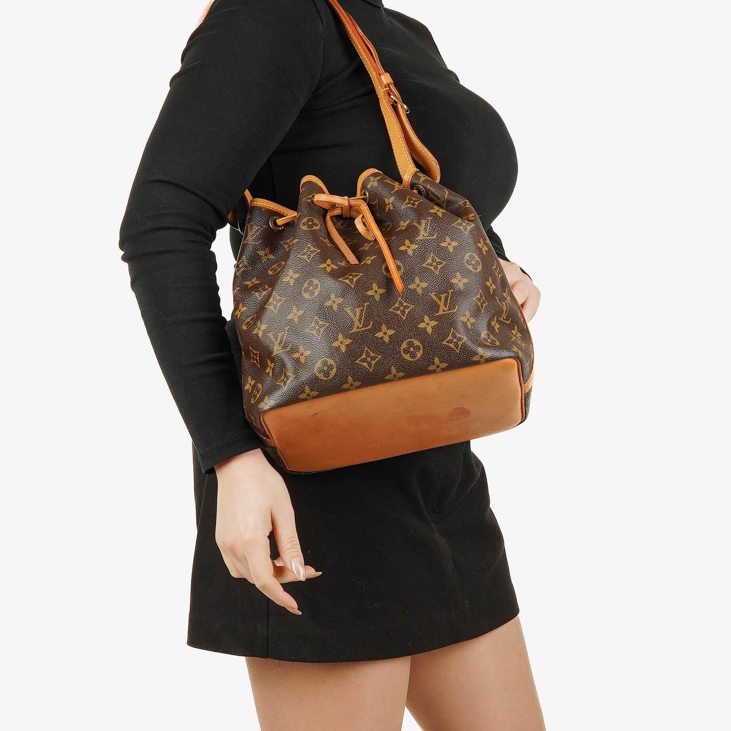 Louis Vuitton Petit Noé Schultertasche aus Monogram Canvas
