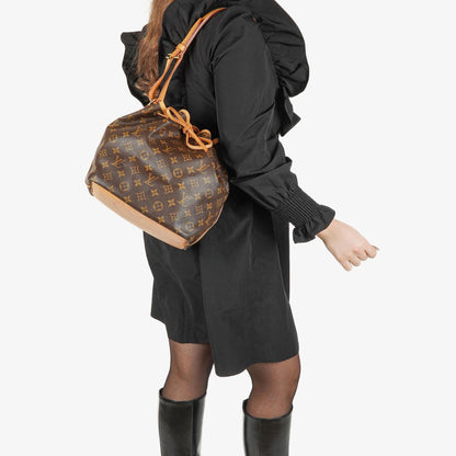 Louis Vuitton Petit Noé Schultertasche aus Monogram Canvas