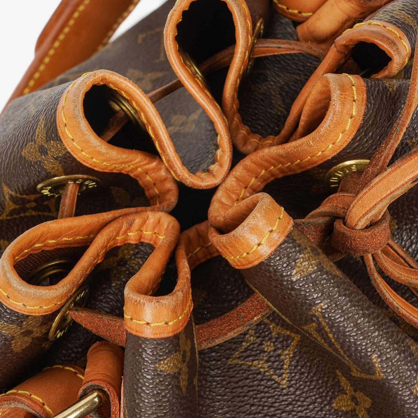 Louis Vuitton Petit Noé Schultertasche aus Monogram Canvas