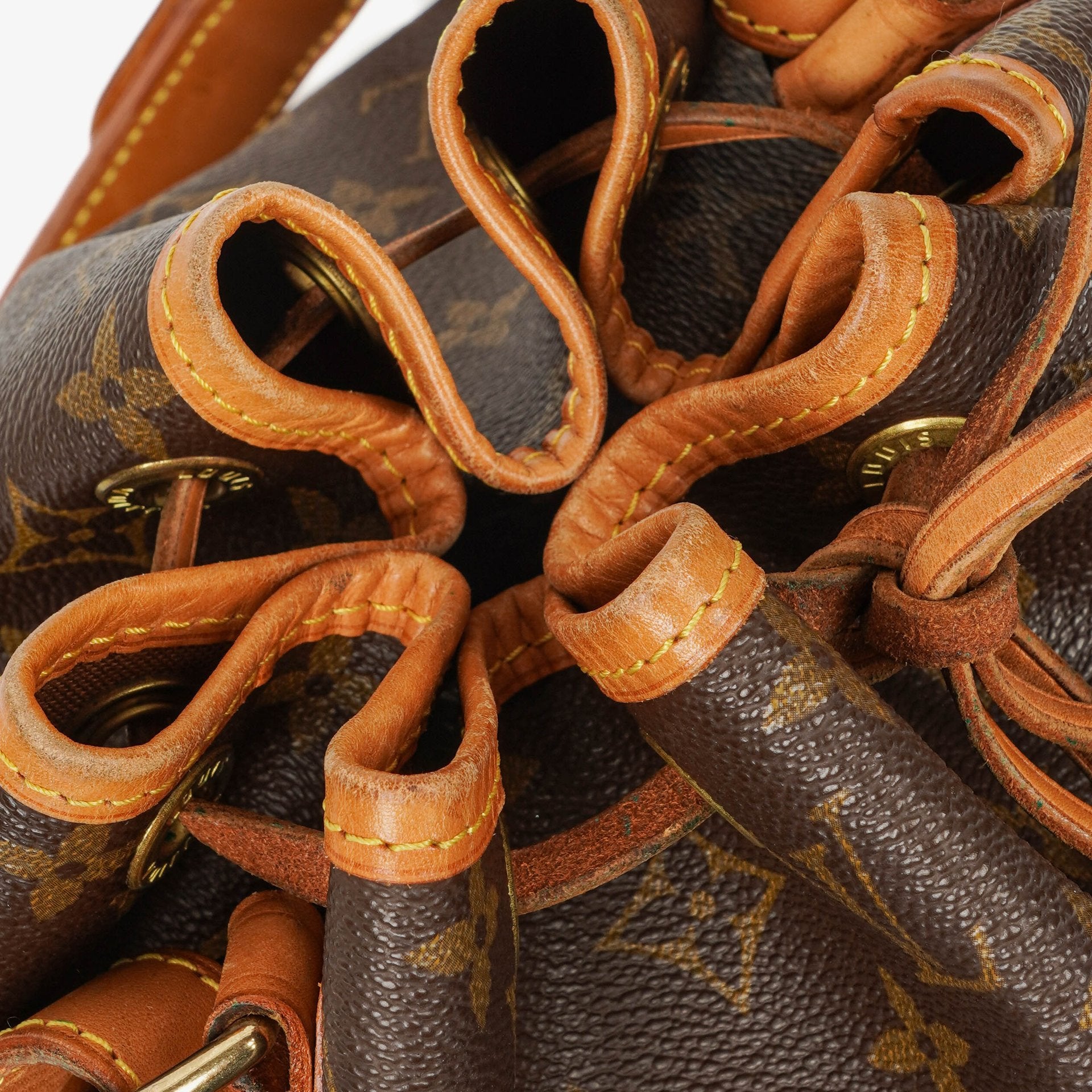 Louis Vuitton Petit Noé Schultertasche aus Monogram Canvas