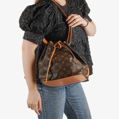 Louis Vuitton Petit Noe Schultertasche aus Monogram Canvas