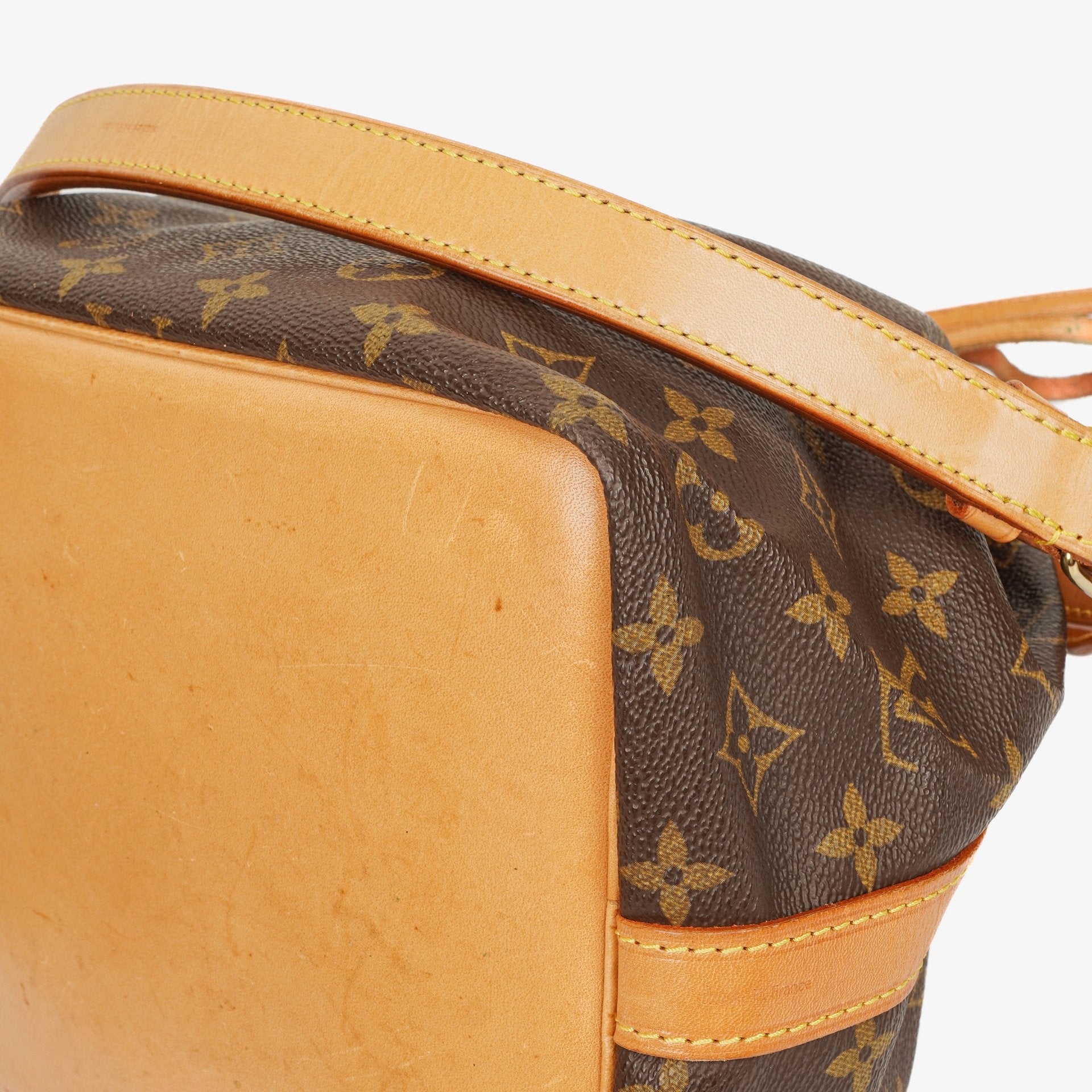 Louis Vuitton Petit Noe Schultertasche aus Monogram Canvas