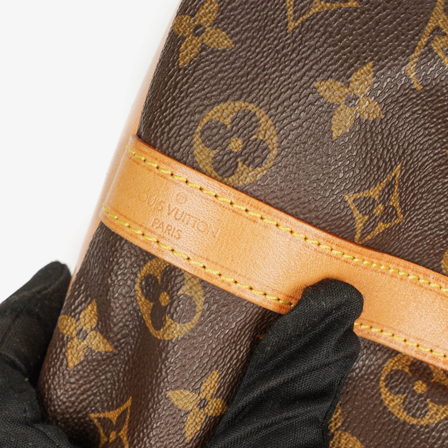 Louis Vuitton Petit Noe Schultertasche aus Monogram Canvas