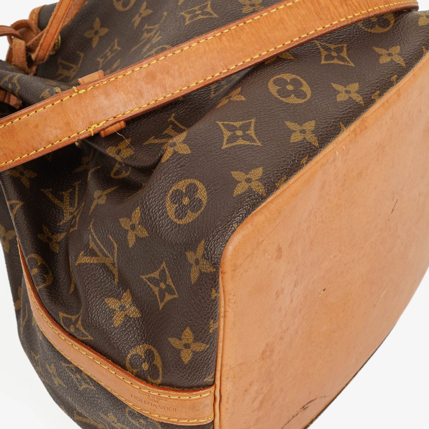 Louis Vuitton Petit Noe Schultertasche aus Monogram Canvas