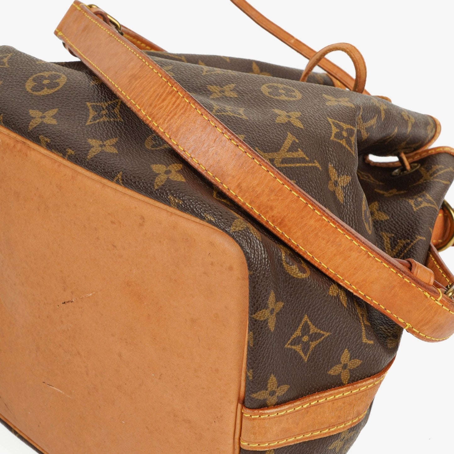 Louis Vuitton Petit Noe Schultertasche aus Monogram Canvas
