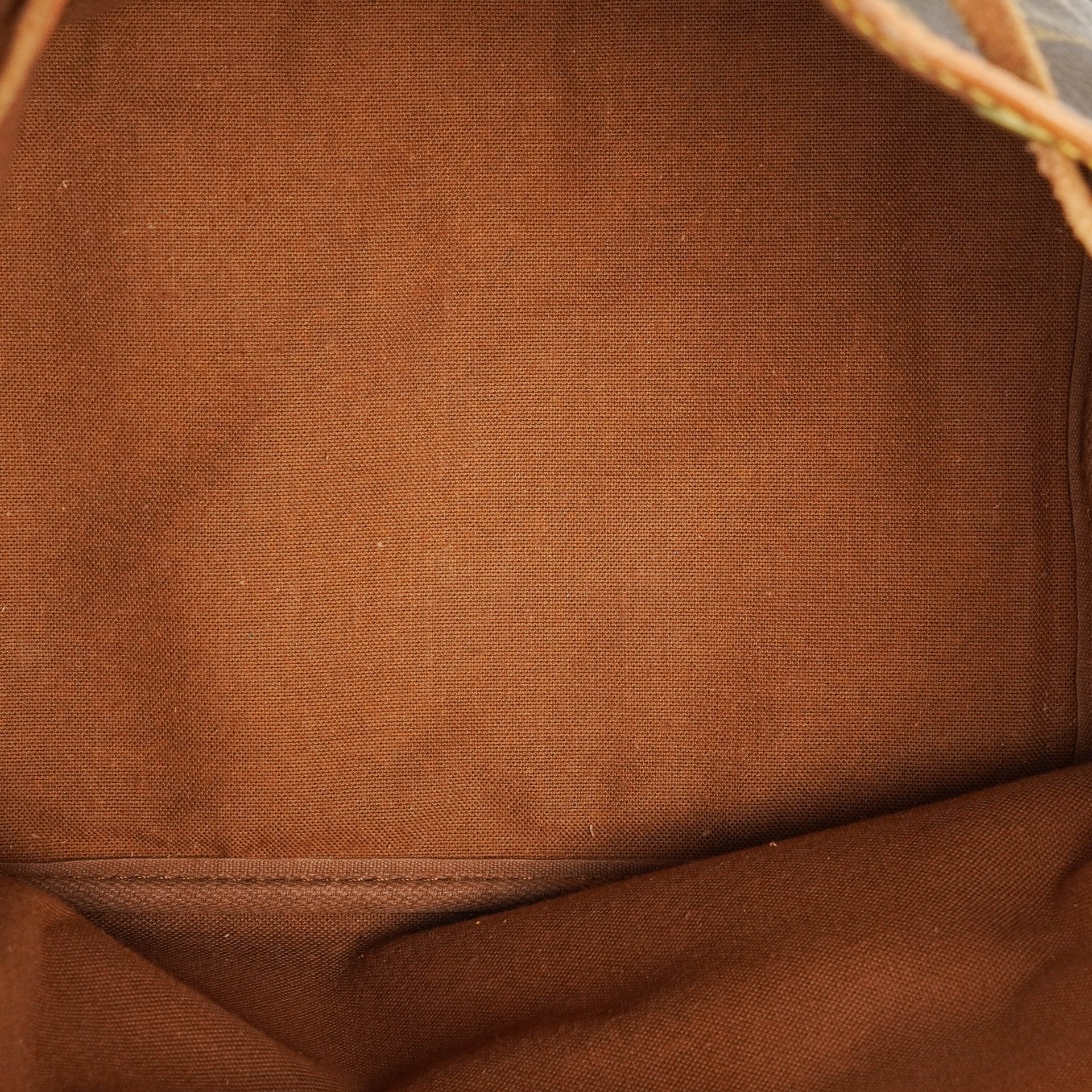 Louis Vuitton Petit Noe Schultertasche aus Monogram Canvas