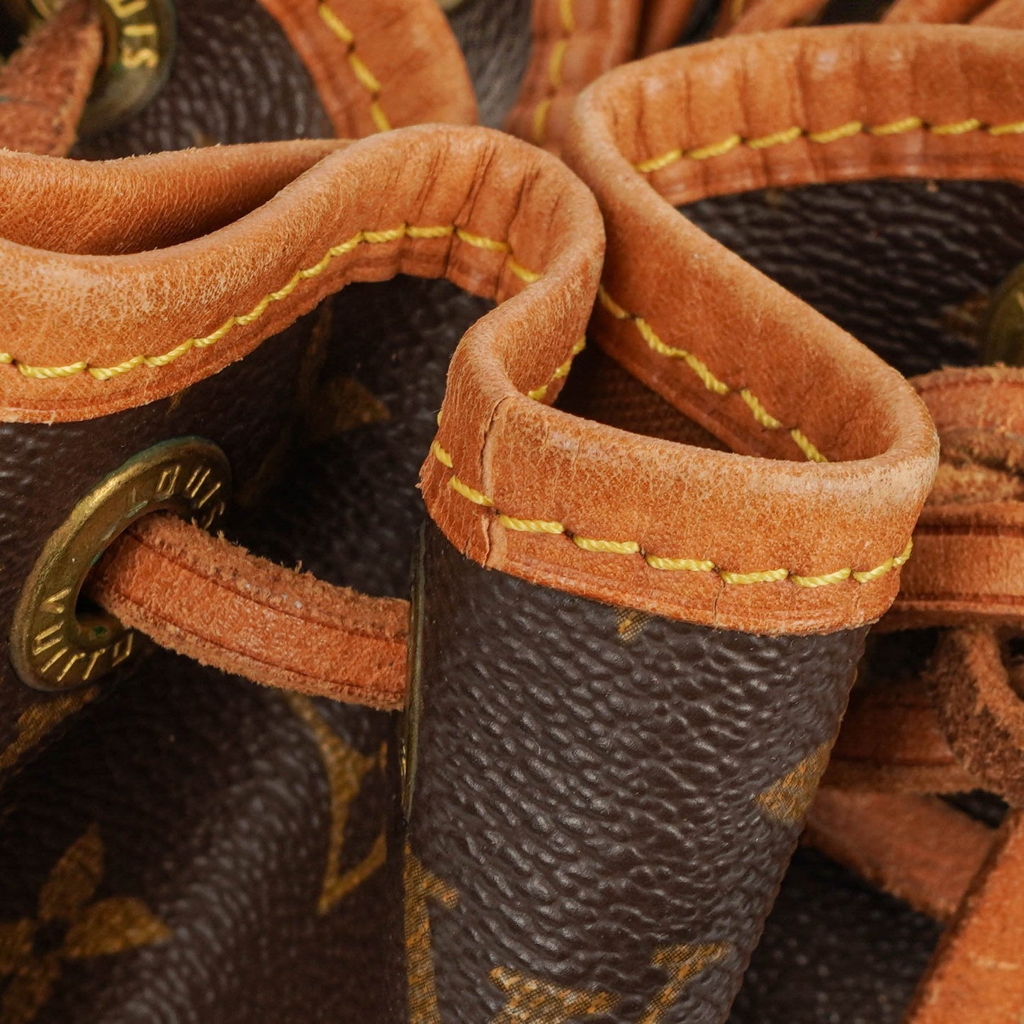 Louis Vuitton Petit Noe Schultertasche aus Monogram Canvas