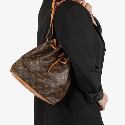 Louis Vuitton Petit Noe Schultertasche aus Monogram Canvas