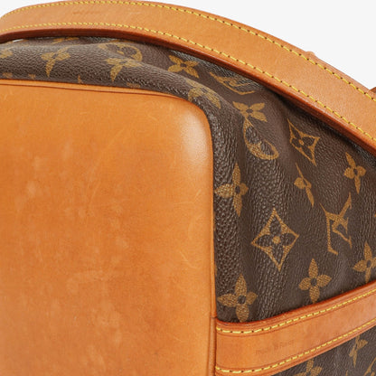 Louis Vuitton Petit Noé Schultertasche aus Monogram Canvas