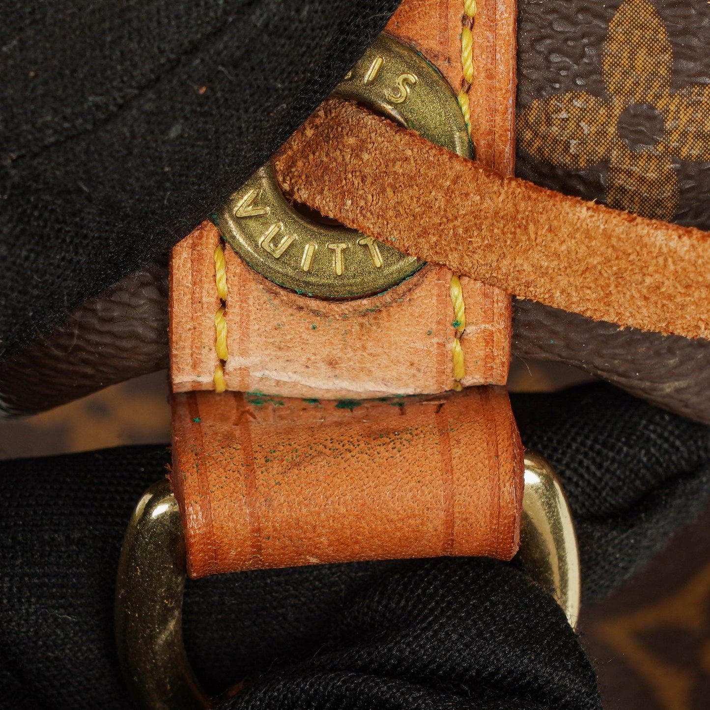 Louis Vuitton Petit Noé Schultertasche aus Monogram Canvas