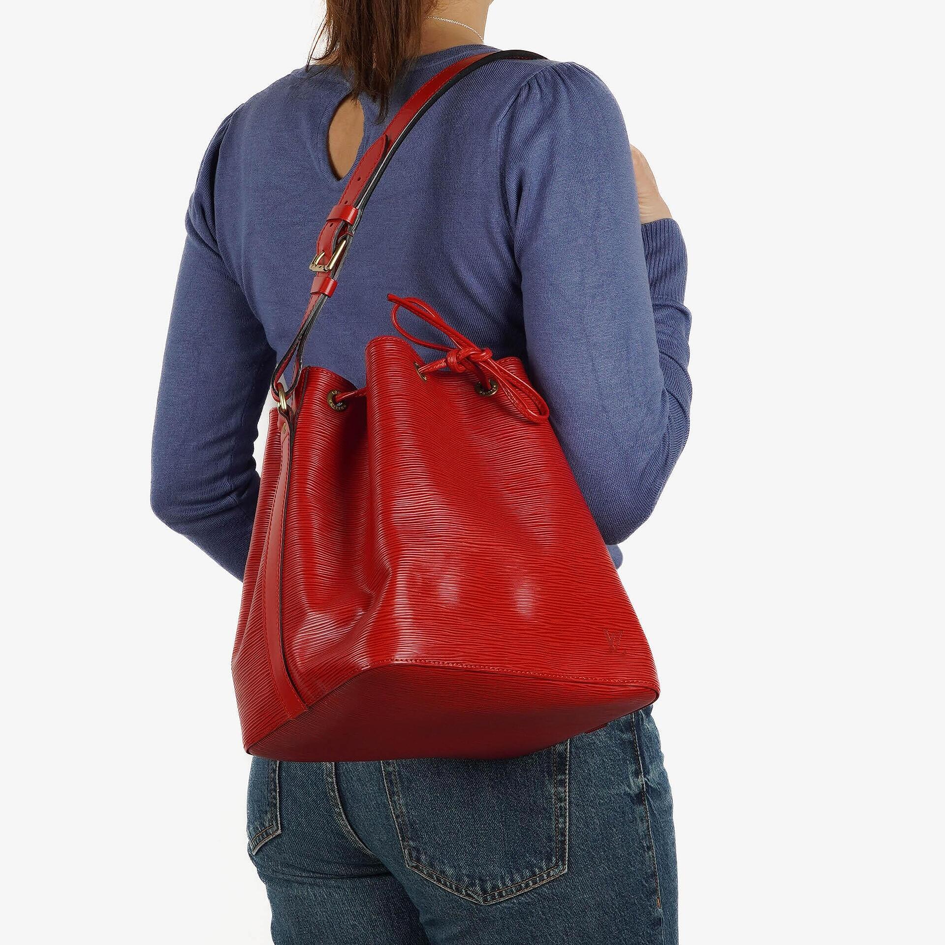 Louis Vuitton Petit Noé aus rotem Epi Leder