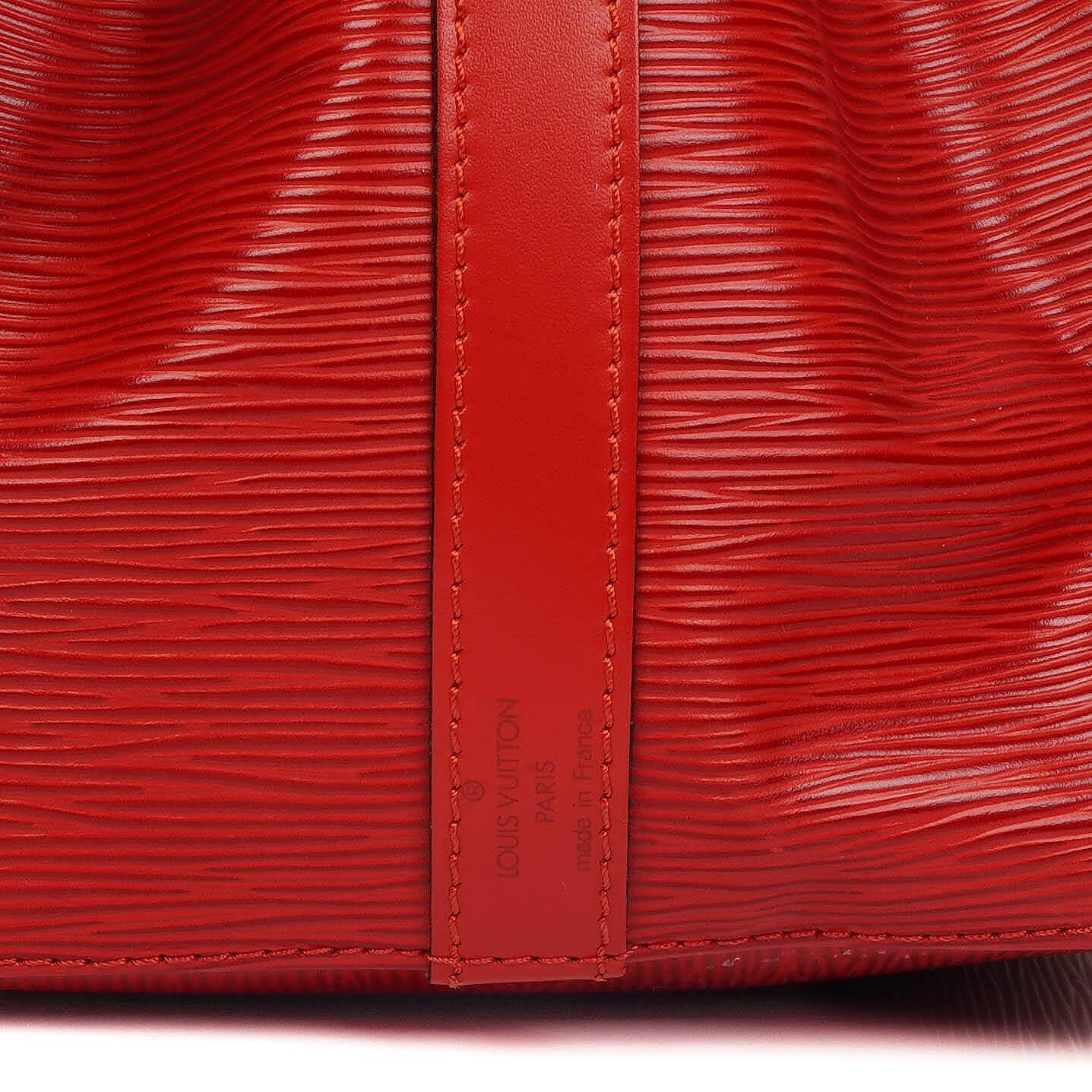 Louis Vuitton Petit Noé aus rotem Epi Leder
