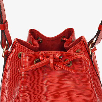 Louis Vuitton Petit Noe Schultertasche aus rotem Epi Leder