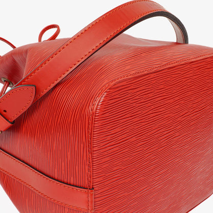 Louis Vuitton Petit Noe Schultertasche aus rotem Epi Leder