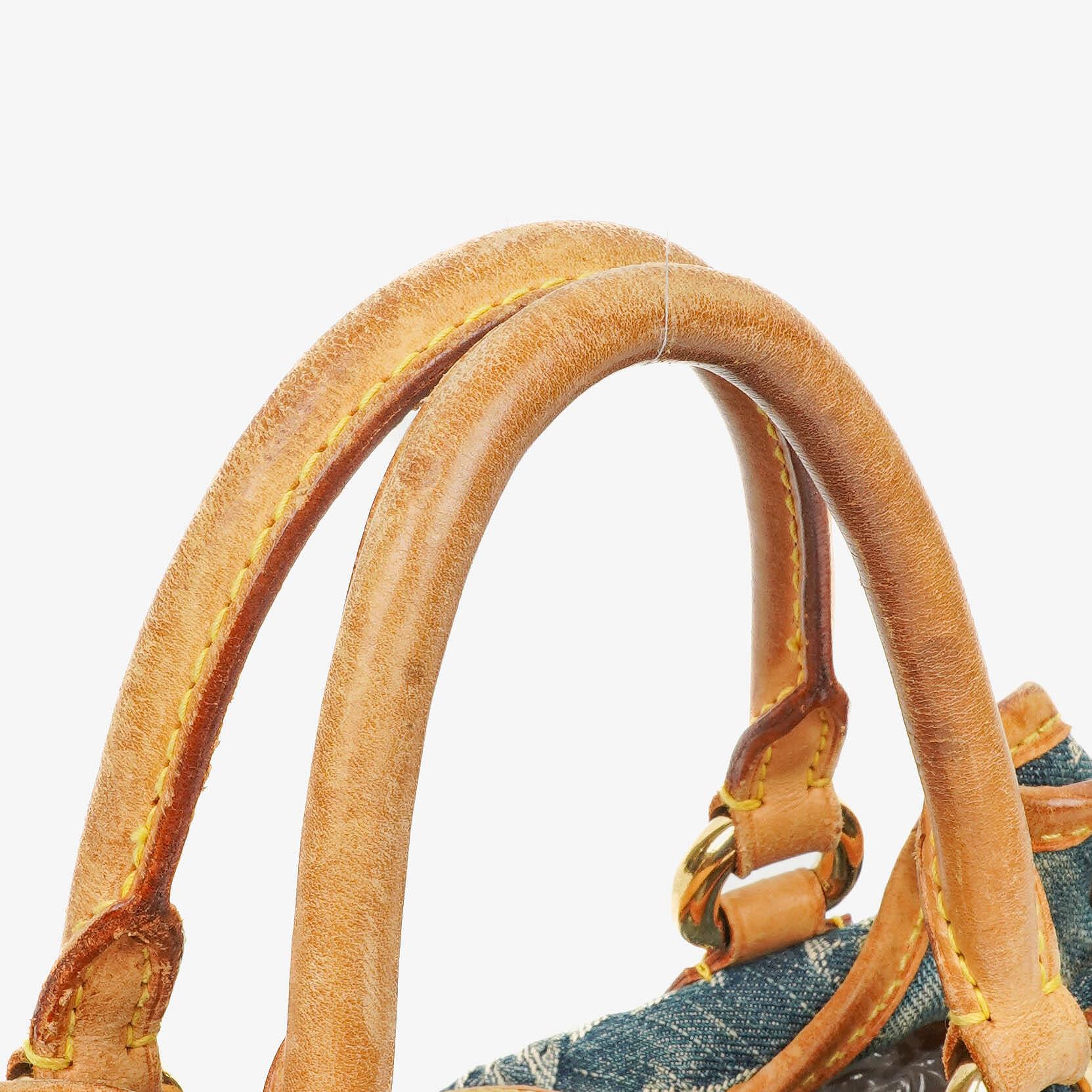 Louis Vuitton Pleaty Tasche aus Monogram Denim