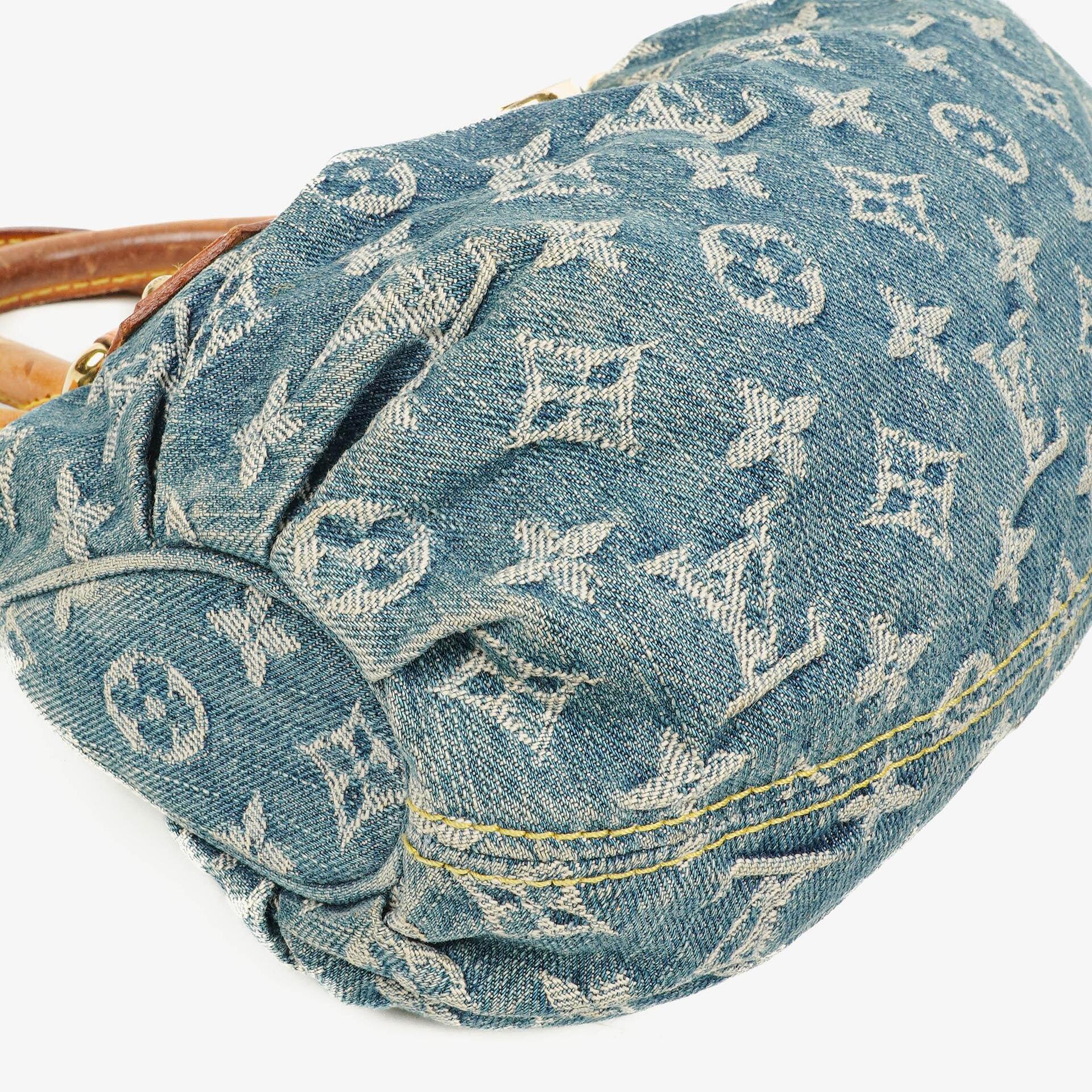 Louis Vuitton Pleaty Tasche aus Monogram Denim