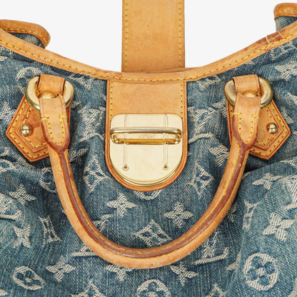Louis Vuitton Pleaty Tasche aus Monogram Denim