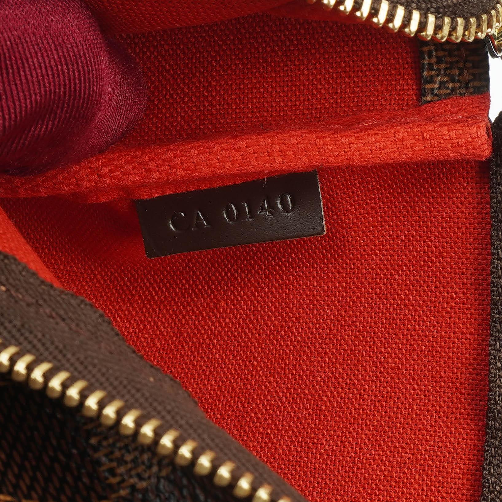 Louis Vuitton Pochette Accessoire Clutch-Handtasche aus Damier Ebène Canvas