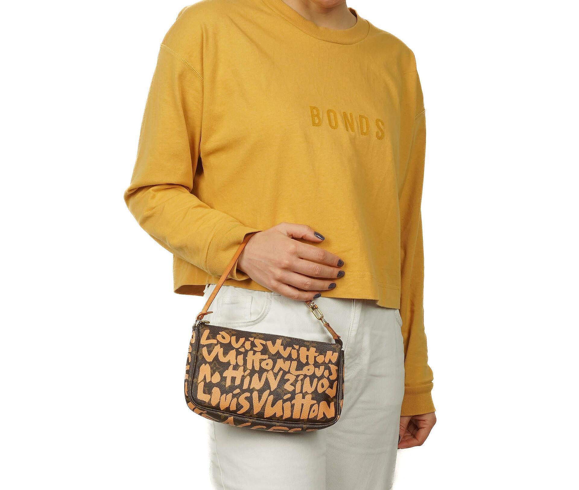Louis Vuitton Pochette Accessoire in Monogram Graffiti Canvas Clutch Handtasche aus der Stephen Sprouse Kollektion
