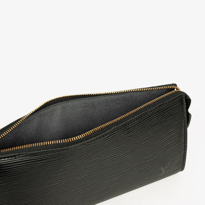 Louis Vuitton Pochette Accessoires Tasche aus schwarzem Epi Leder