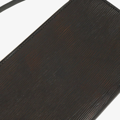 Louis Vuitton Pochette Accessoires Clutch aus schwarzem Epi Leder