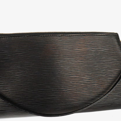 Louis Vuitton Pochette Accessoires Clutch aus schwarzem Epi Leder