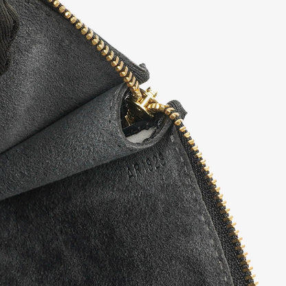 Louis Vuitton Pochette Accessoires Clutch aus schwarzem Epi Leder