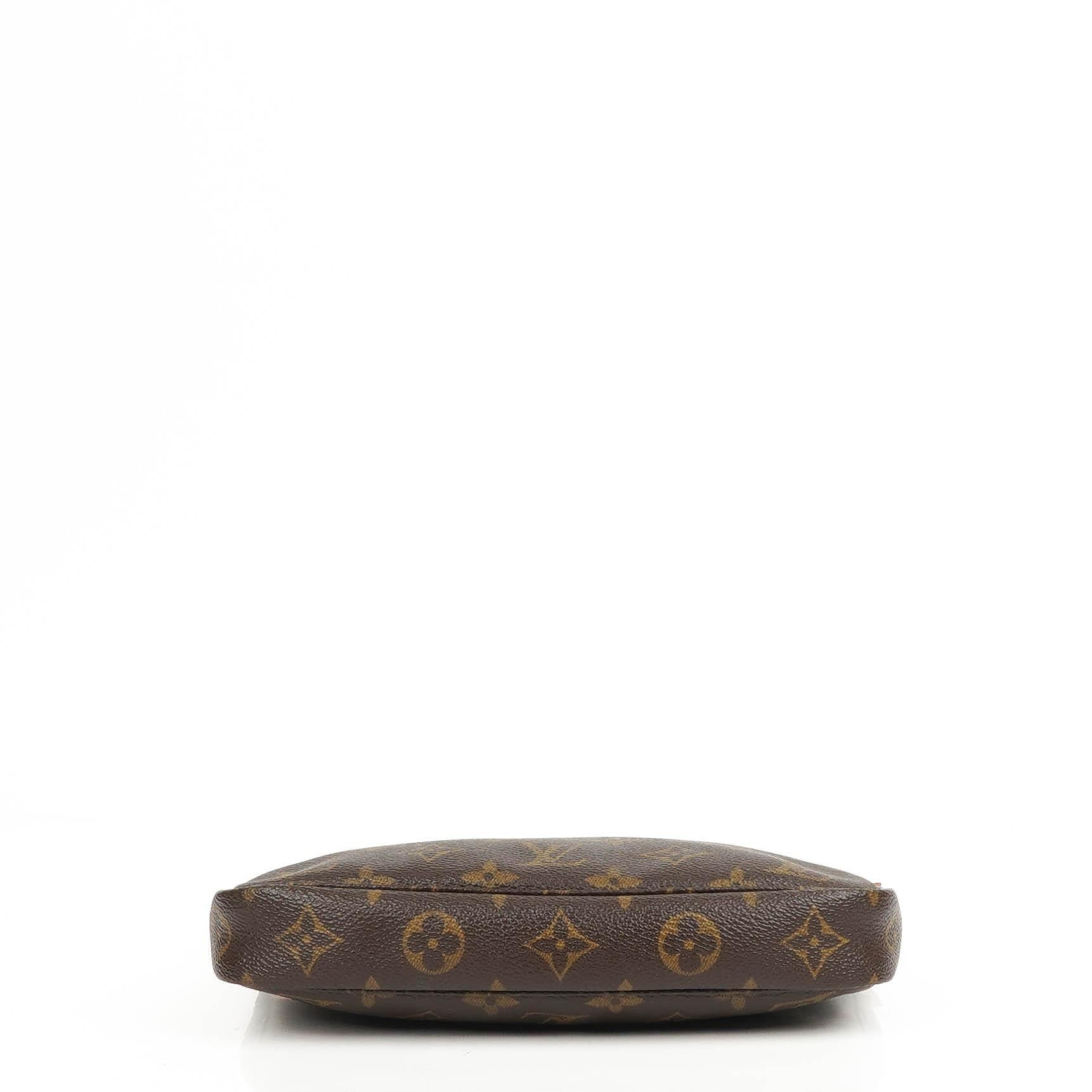 Louis Vuitton Pochette Accessoires Monogram Canvas Clutch Tasche