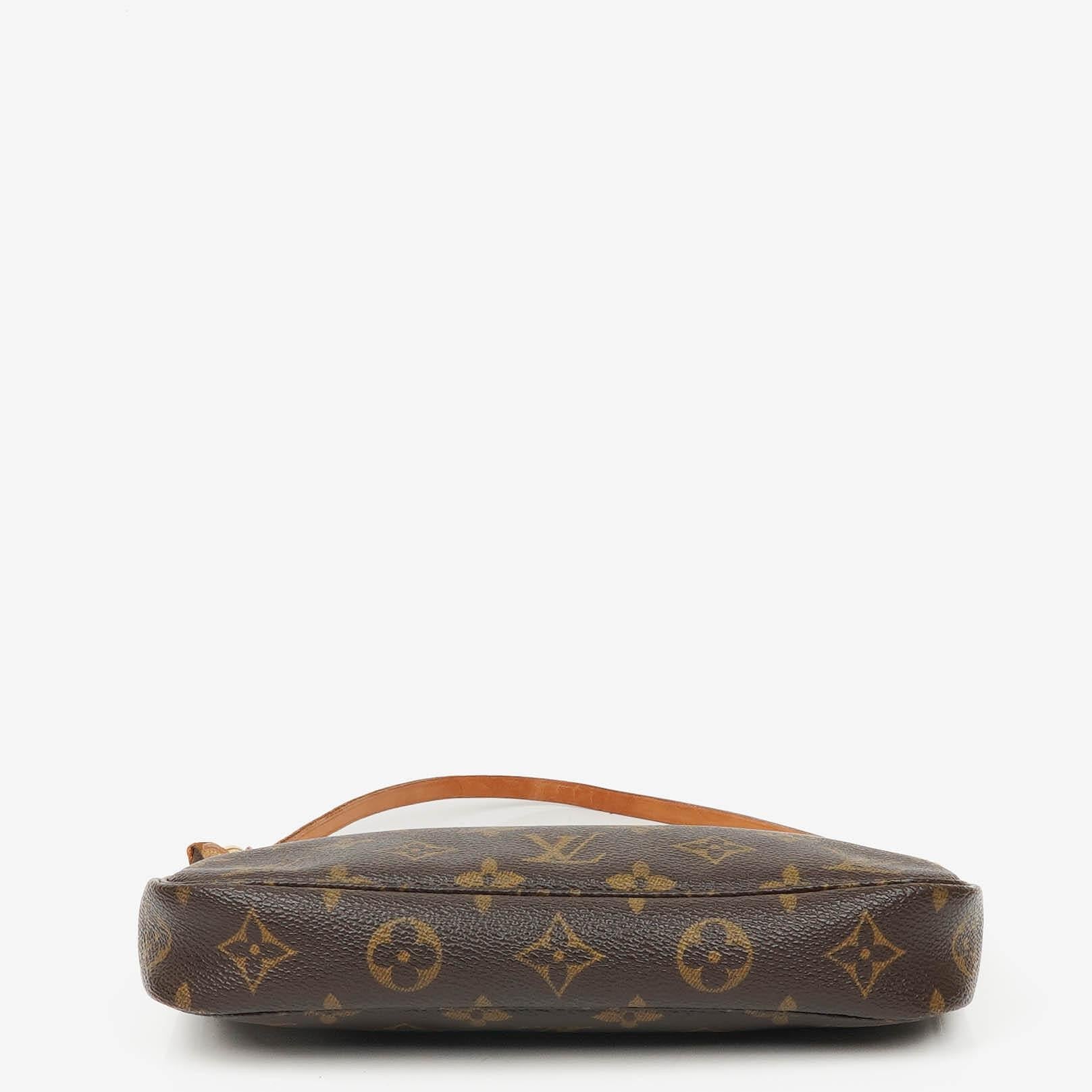 Louis Vuitton Pochette Accessoires Monogram Canvas Clutch Tasche