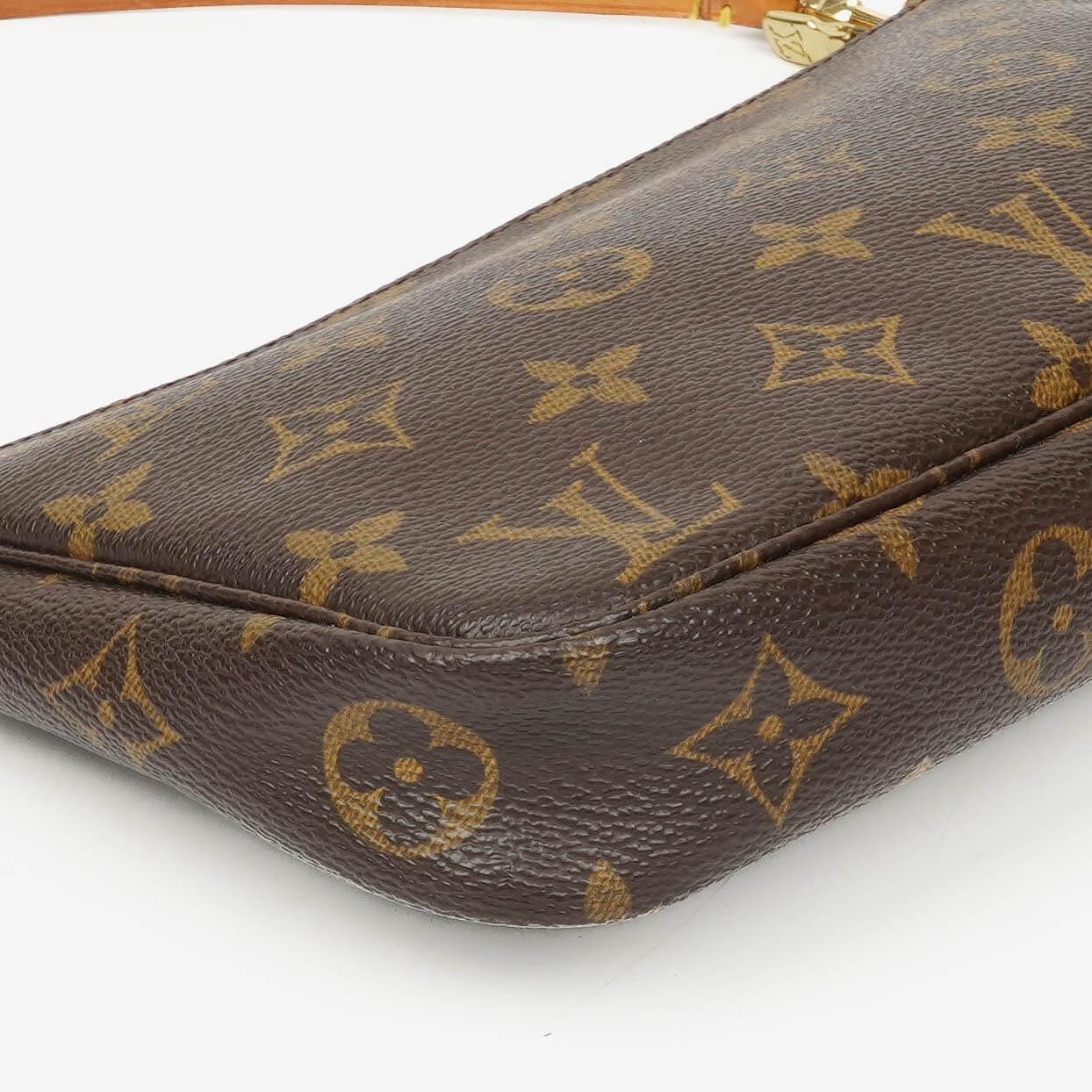Louis Vuitton Pochette Accessoires Monogram Canvas Clutch Tasche