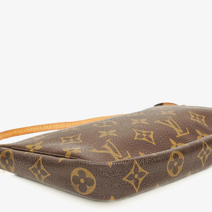 Louis Vuitton Pochette Accessoires Clutch aus Monogram Canvas