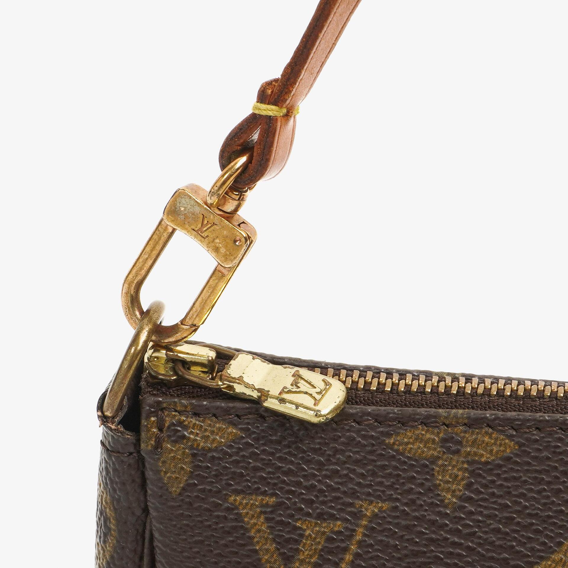 Louis Vuitton Pochette Accessoires Monogram Canvas Clutch Handtasche