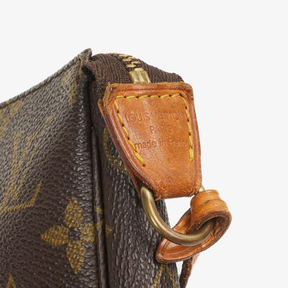 Louis Vuitton Pochette Accessoires Monogram Canvas Clutch Handtasche