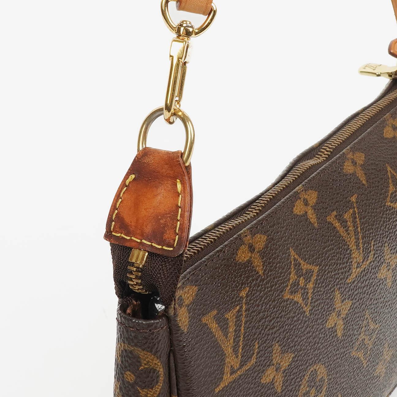 Louis Vuitton Pochette Accessoires Clutch Handtasche Monogram Canvas