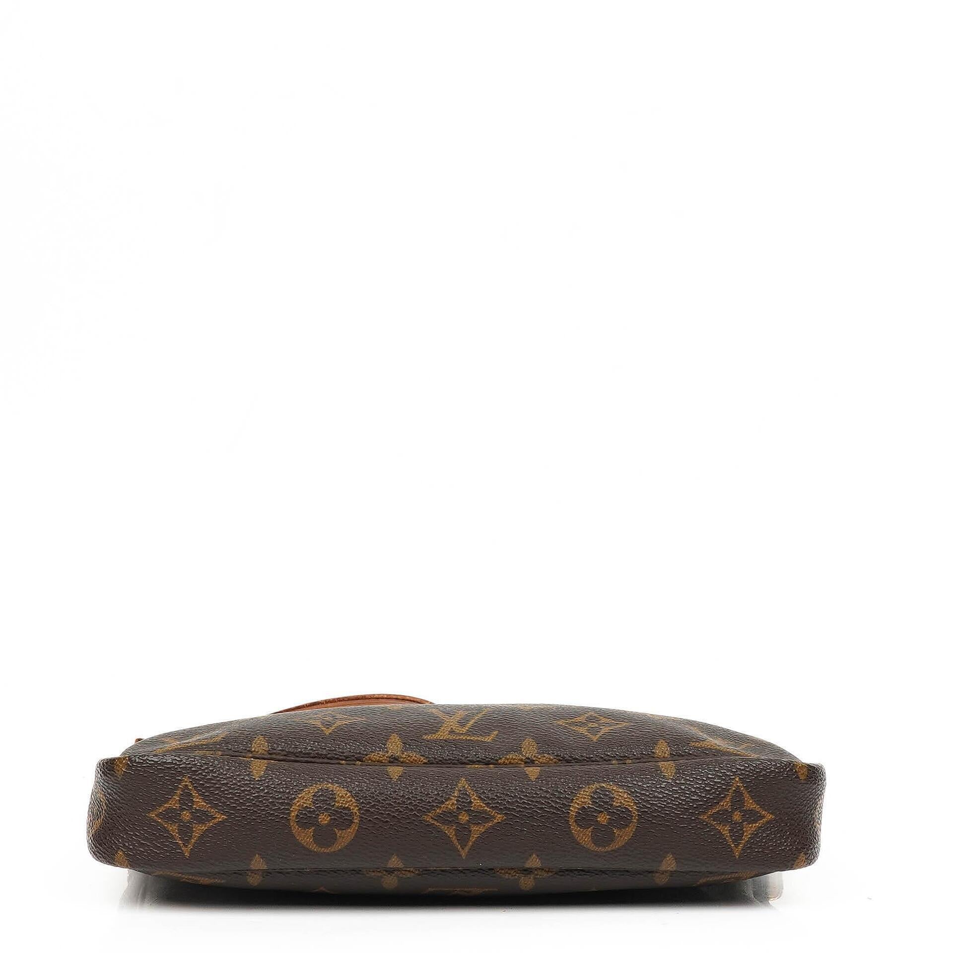 Louis Vuitton Pochette Accessoires Clutch-Handtasche aus Monogram Canvas