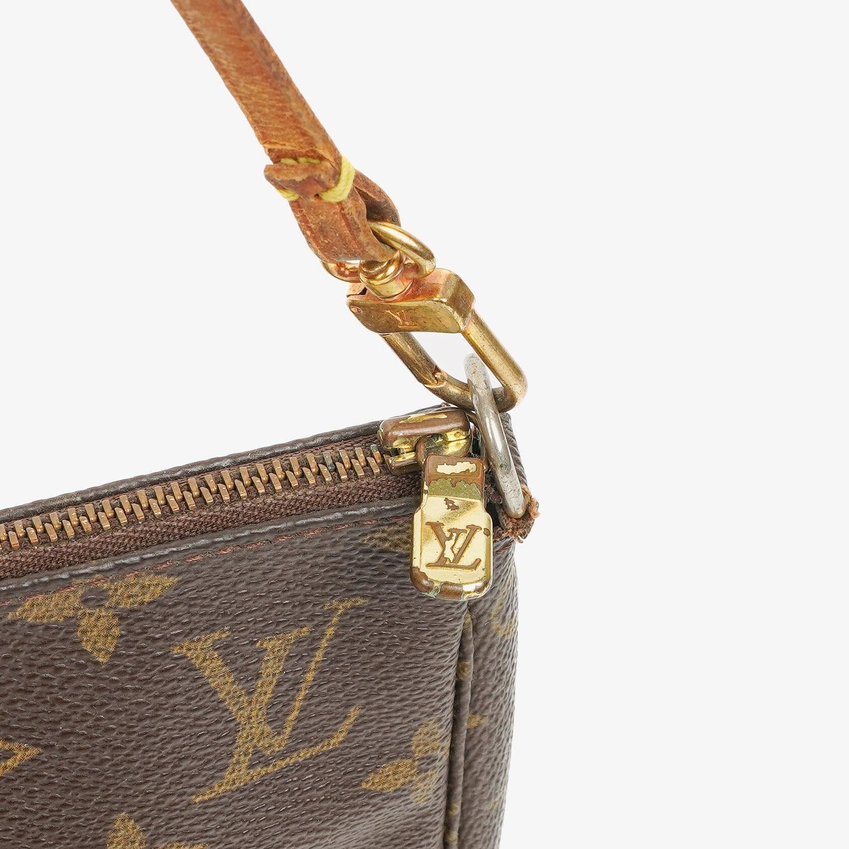 Louis Vuitton Pochette Accessoires Clutch-Handtasche aus Monogram Canvas