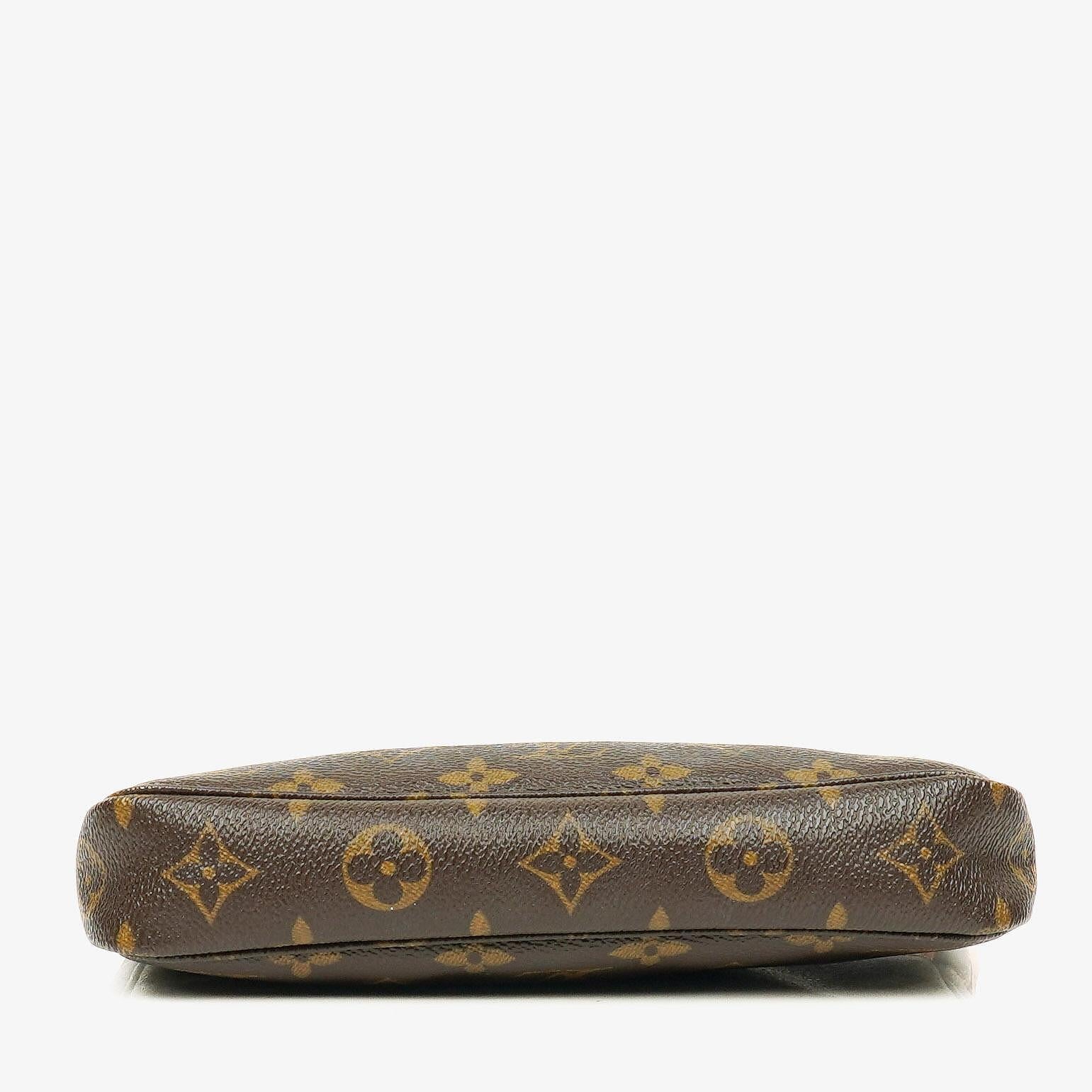 Louis Vuitton Pochette Accessoires Clutch Handtasche aus Monogram Canvas