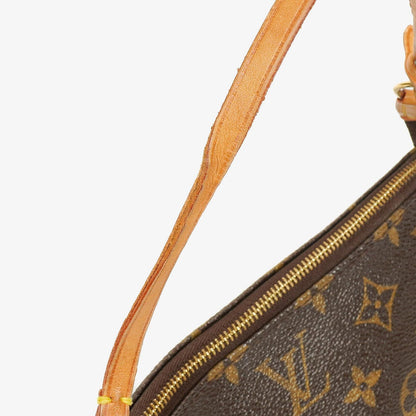 Louis Vuitton Pochette Accessoires Clutch Handtasche aus Monogram Canvas