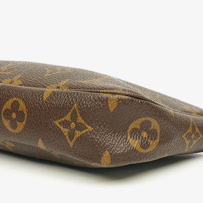 Louis Vuitton Pochette Accessoires Clutch-Handtasche aus Monogram Canvas