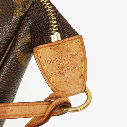 Louis Vuitton Pochette Accessoires Clutch-Handtasche aus Monogram Canvas