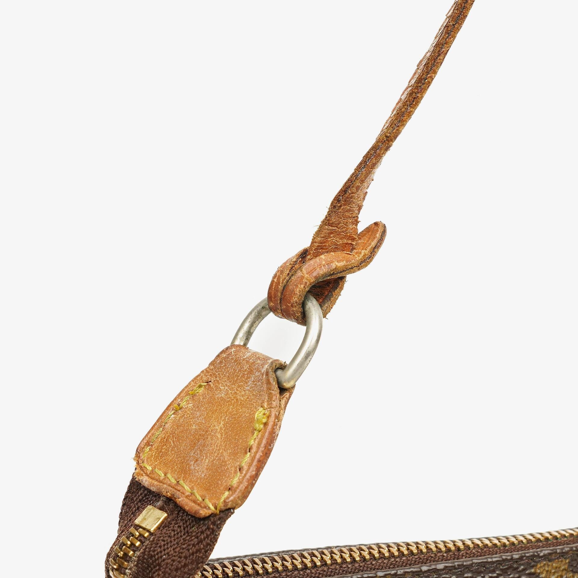 Louis Vuitton Pochette Accessoires Clutch-Handtasche aus Monogram Canvas