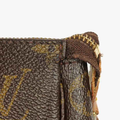 Louis Vuitton Pochette Accessoires Clutch-Handtasche aus Monogram Canvas
