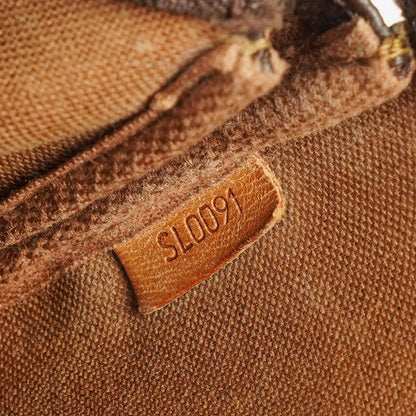 Louis Vuitton Pochette Accessoires Clutch-Handtasche aus Monogram Canvas