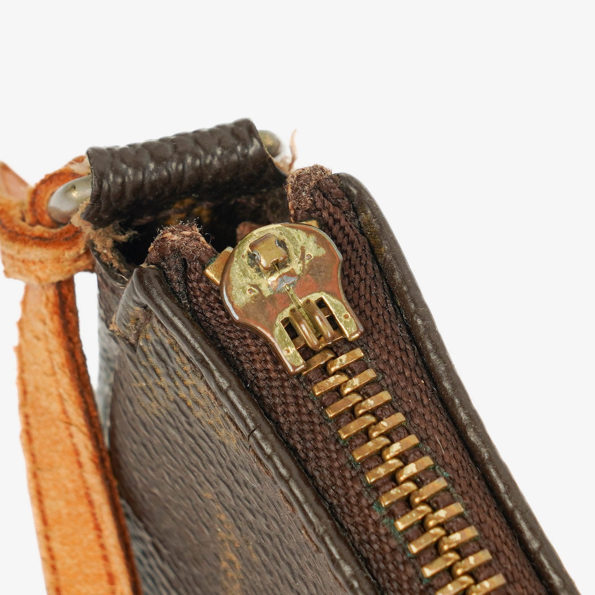 Louis Vuitton Pochette Accessoires Clutch-Handtasche aus Monogram Canvas