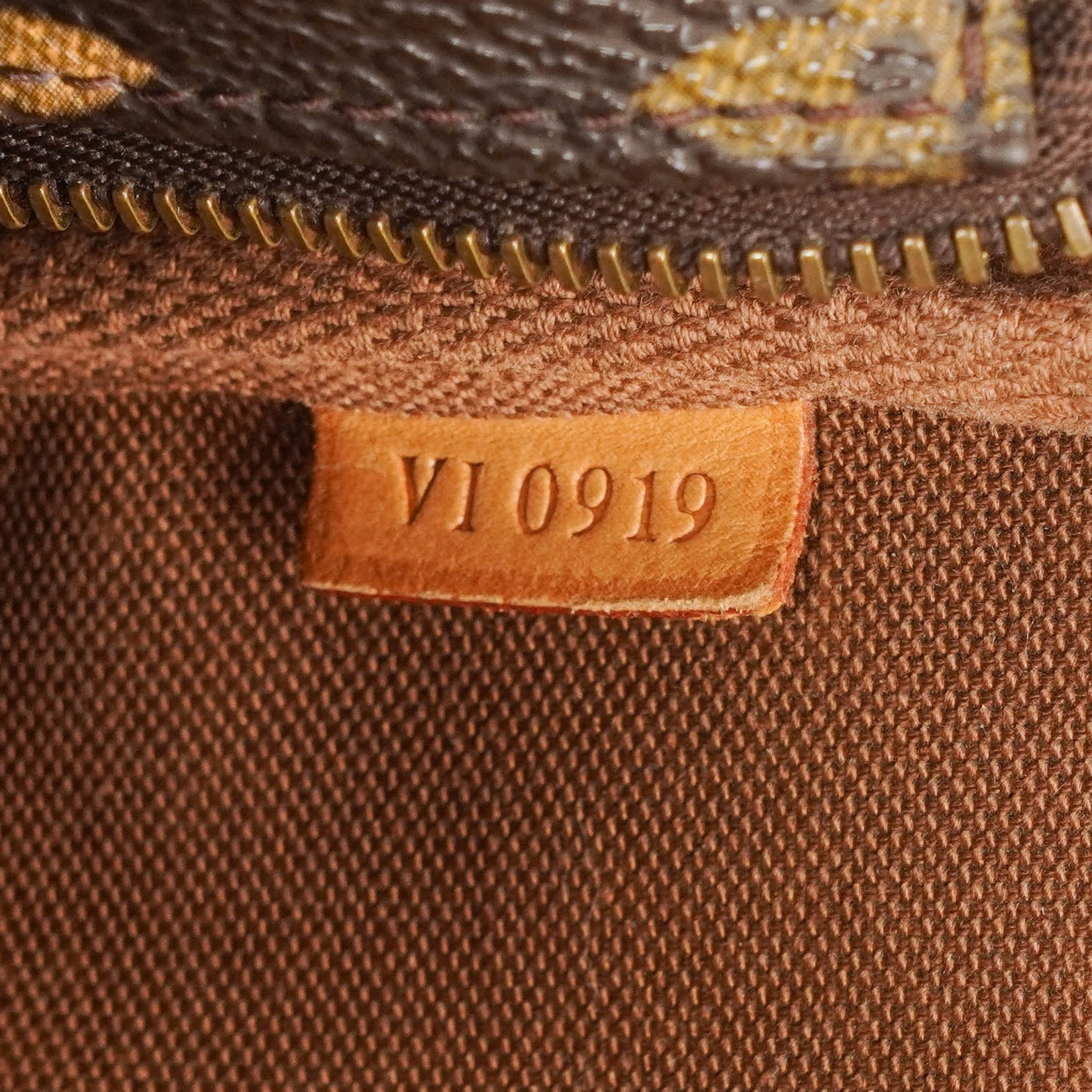 Louis Vuitton Pochette Accessoires Clutch-Handtasche aus Monogram Canvas
