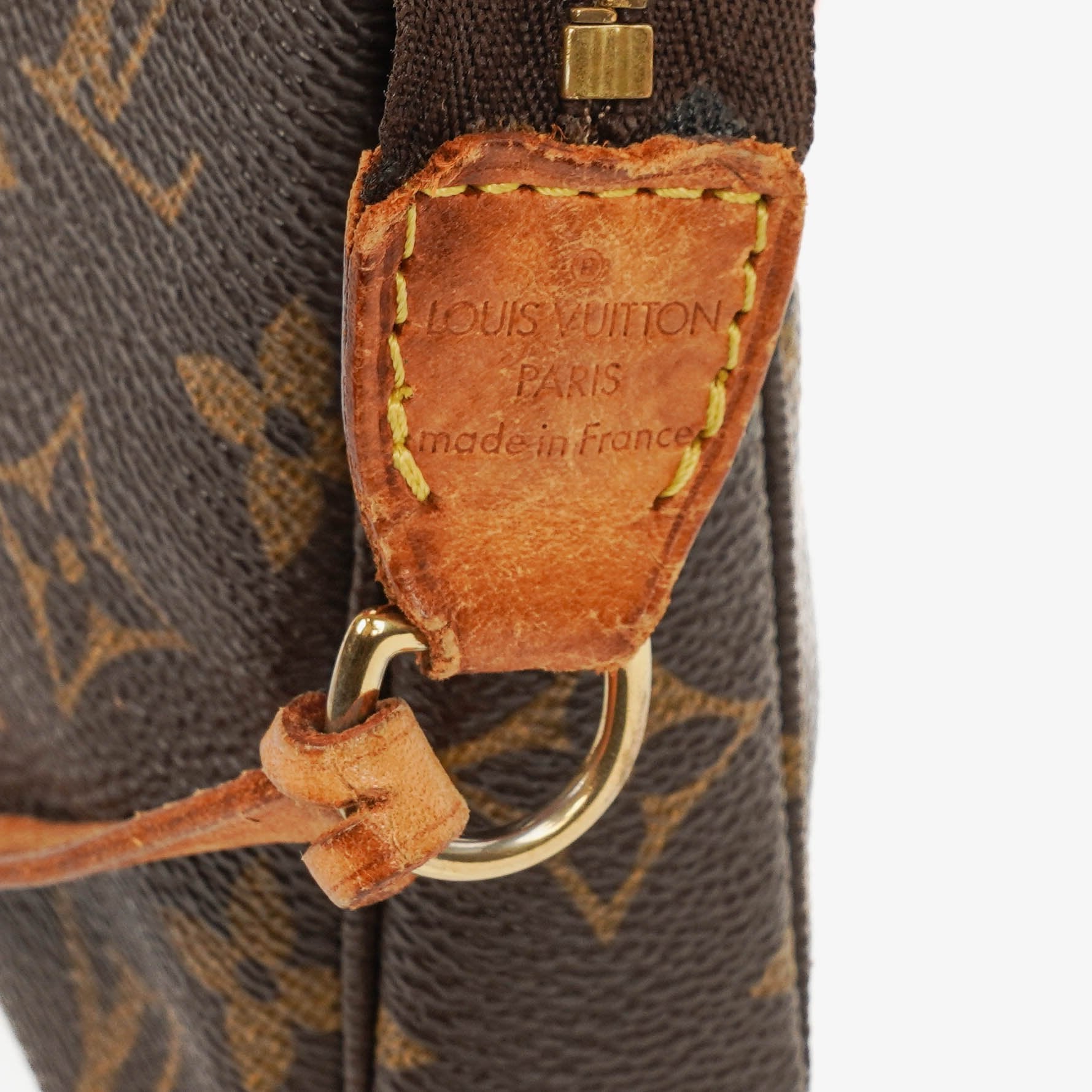 Louis Vuitton Pochette Accessoires Clutch-Handtasche aus Monogram Canvas