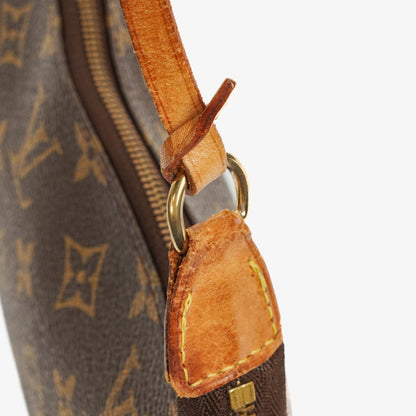 Louis Vuitton Pochette Accessoires Clutch-Handtasche aus Monogram Canvas